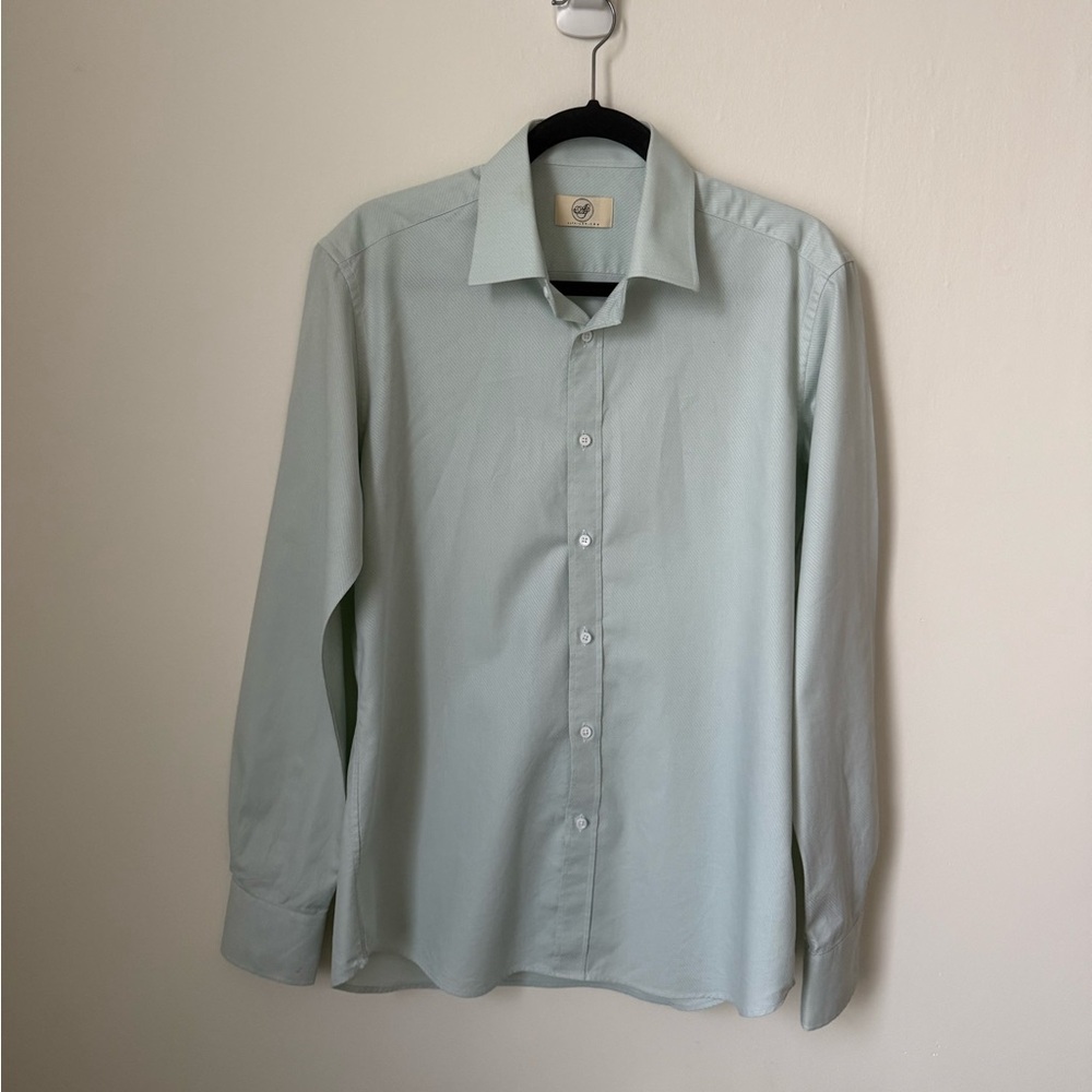 Bespoke-made men’s dress shirt — size M